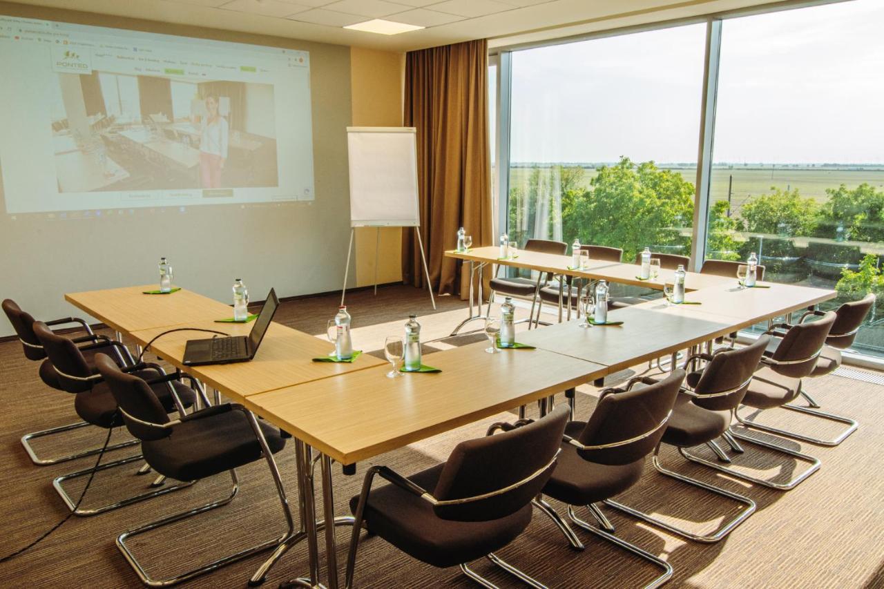 Hotel Ponteo - Activity Park Bratislava Esterno foto
