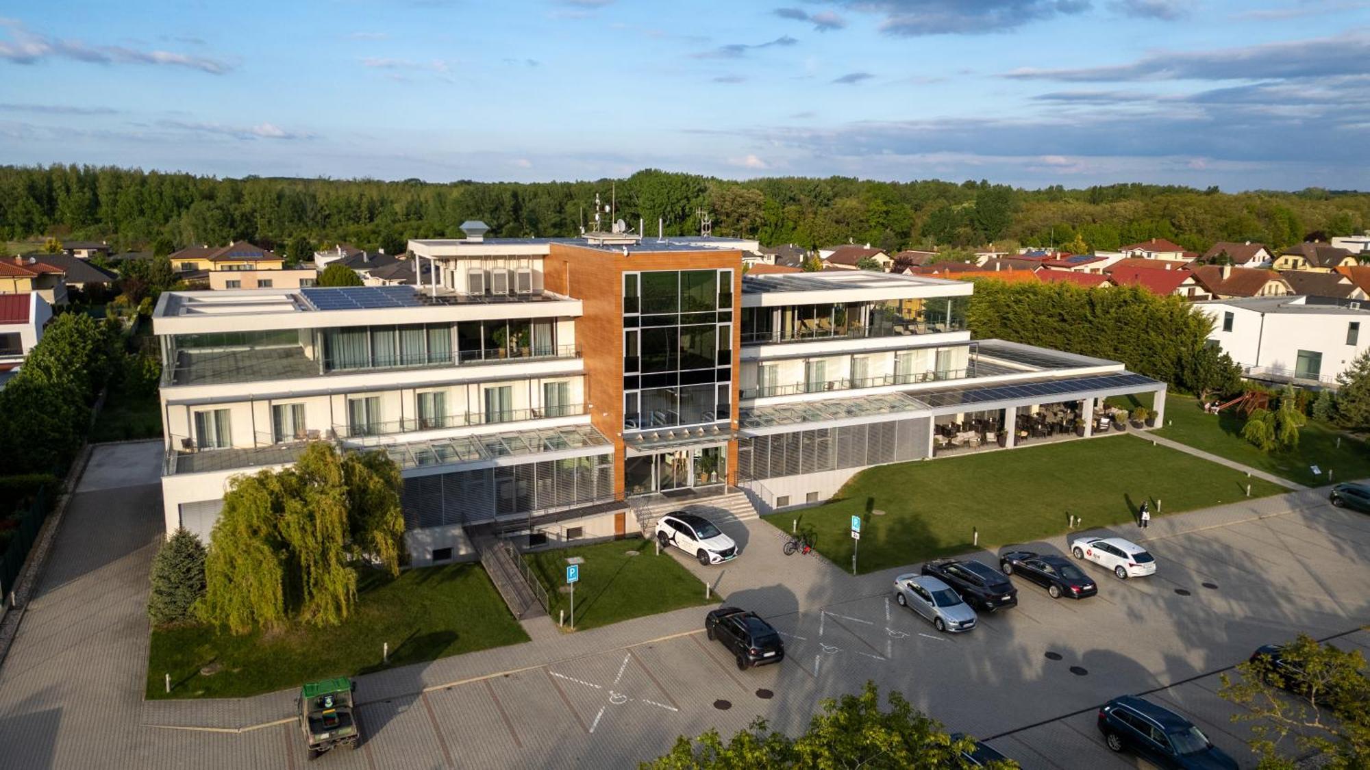 Hotel Ponteo - Activity Park Bratislava Esterno foto