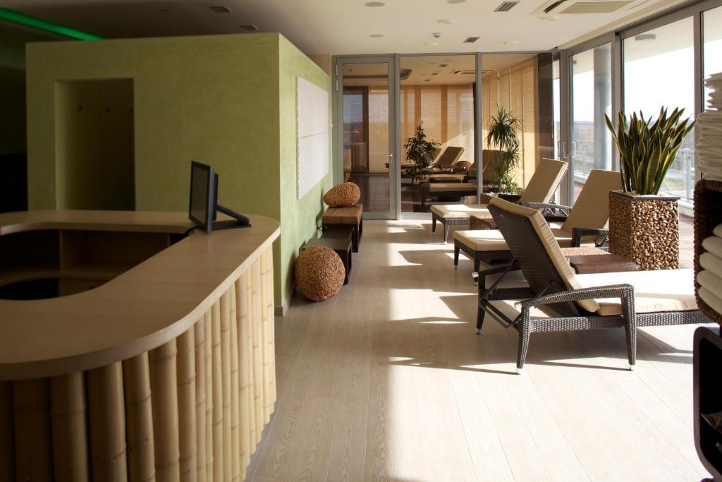 Hotel Ponteo - Activity Park Bratislava Esterno foto